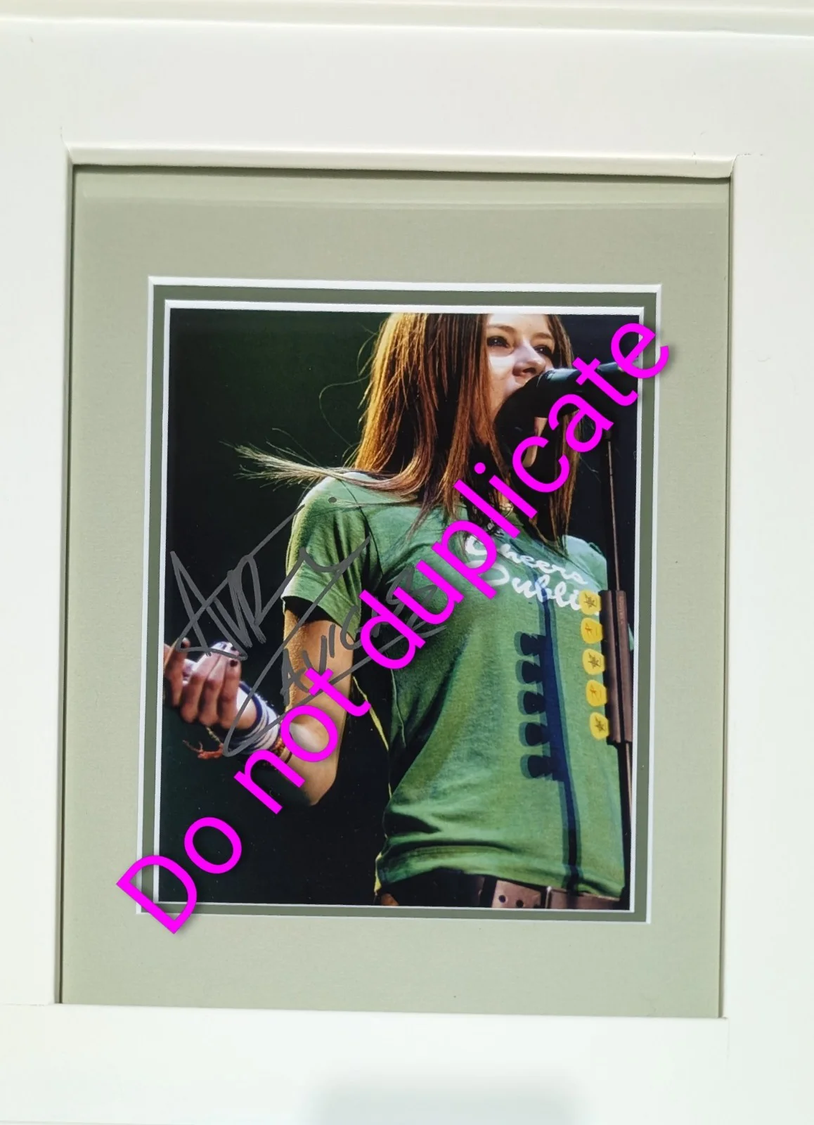 Avril Lavigne Signed Photograph Framed Unique One Of A Kind Vintage Pop Punk 🔥, изображение 4