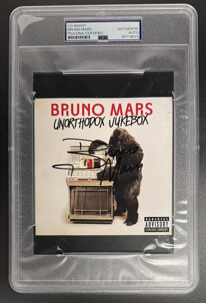 Bruno Mars — Bruno Mars Signed Autograph PSA/DNA Slabbed Unorthodox Jukebox CD Cover COA