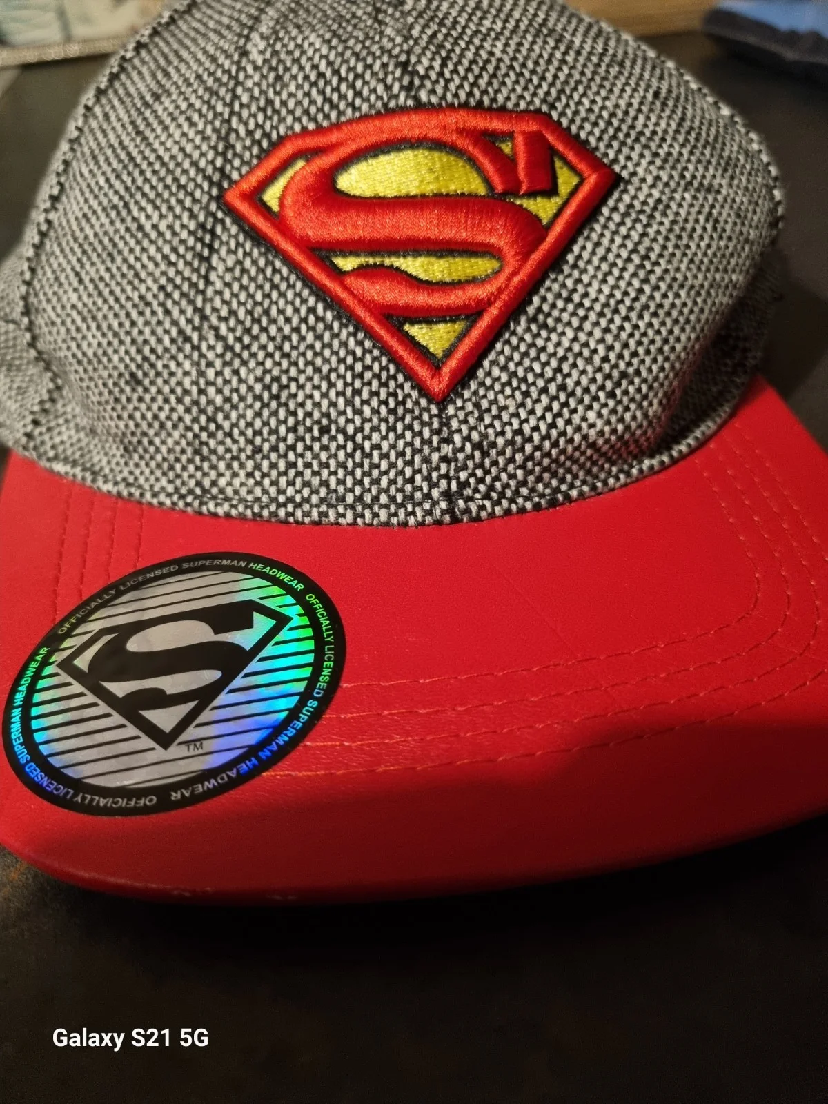 DC Comics Superman Baseball Cap , Vibrant Red Brim & Iconic "S" Shield. Youths, image 4