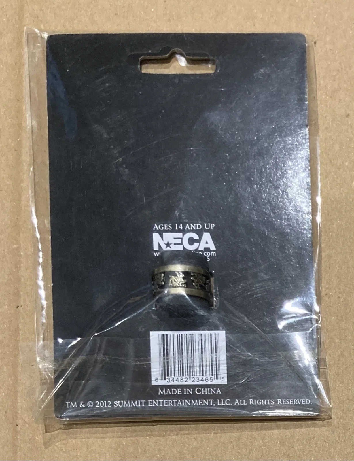 The Twilight Saga - Breaking Dawn Part 2 - Lions Ring - NECA - New In Packaging, изображение 2