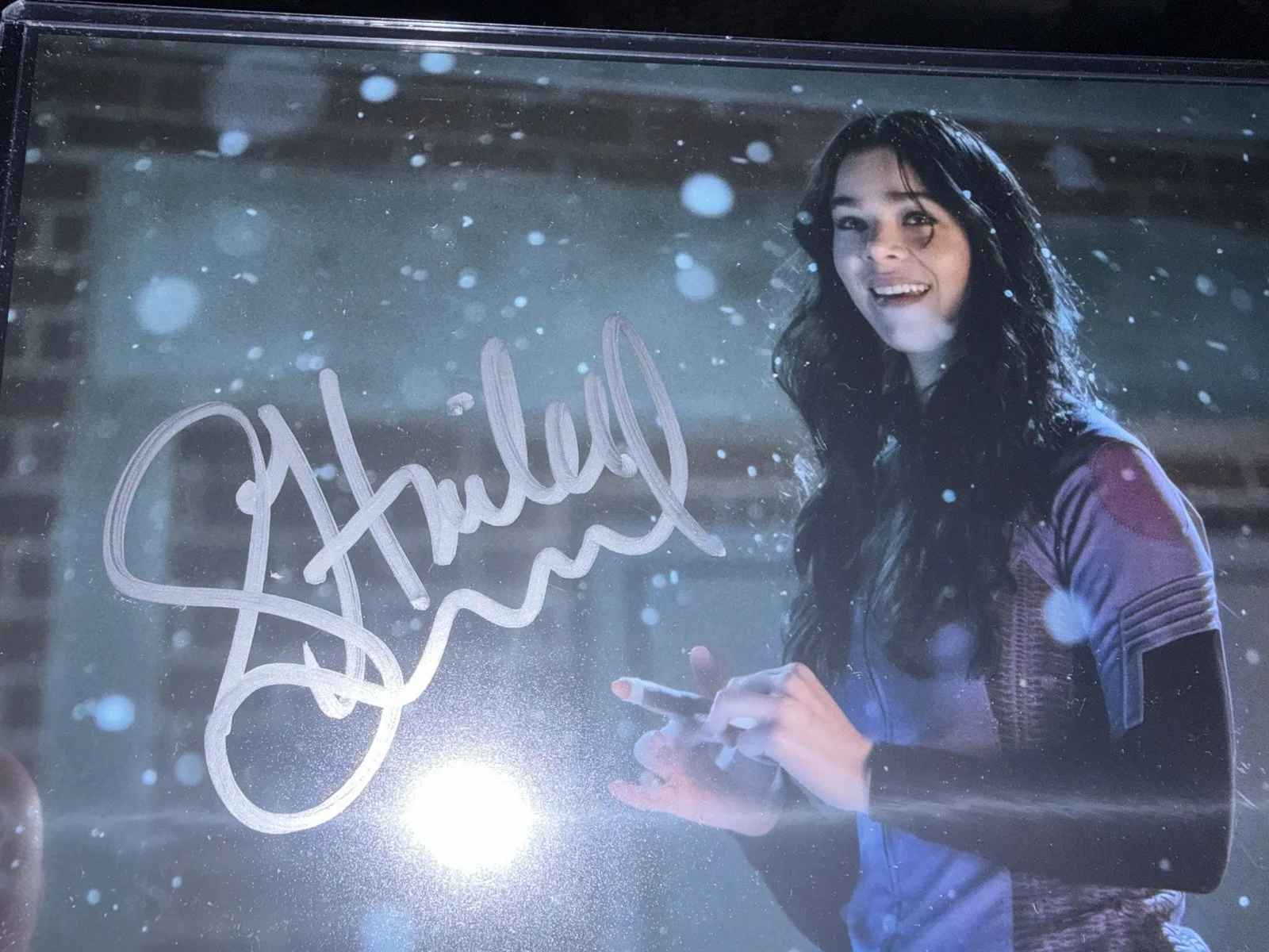 Hailee Steinfeld — Hailee Steinfeld Signed 11x14 Hawkeye Photo Kate Bishop Beckett BAS Witnessed, image 2