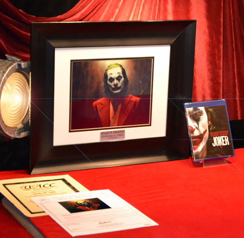JOAQUIN PHOENIX — Signed JOKER AUTOGRAPH, JOAQUIN PHOENIX, COA, UACC RD#228, Frame, DVD, OSCAR WIN, image 2