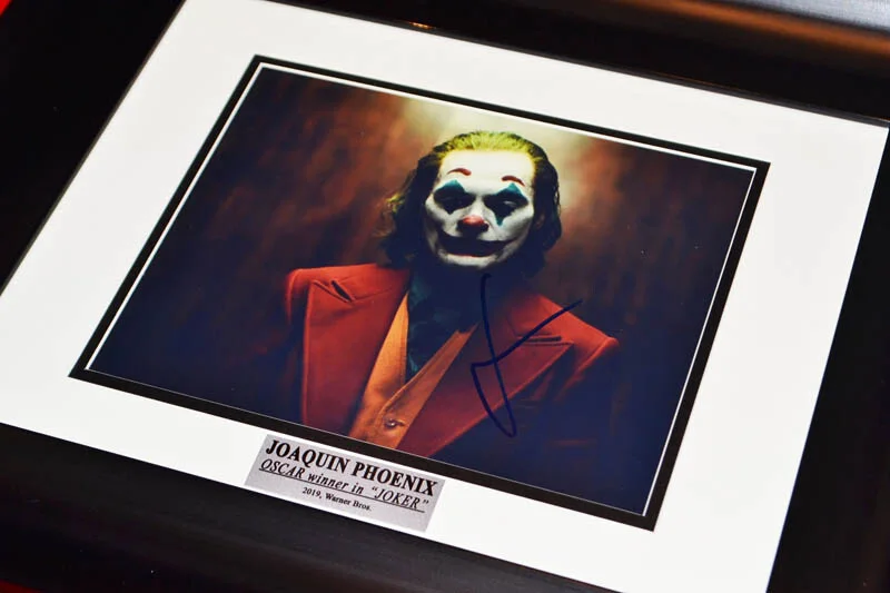 JOAQUIN PHOENIX — Signed JOKER AUTOGRAPH, JOAQUIN PHOENIX, COA, UACC RD#228, Frame, DVD, OSCAR WIN, image 3