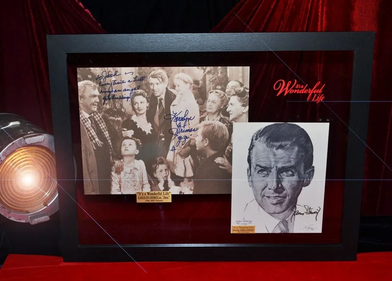 JIMMY STEWART, KAROLYN GRIMES — JIMMY STEWART & ZUZU Signed IT'S A WONDERFUL LIFE, COA DVD, Ornament, UACC Frame, изображение 3