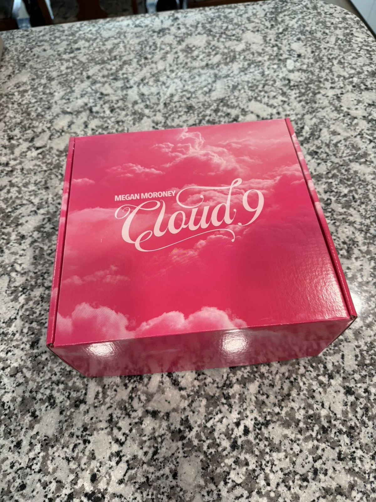 Megan Moroney Cloud 9 Pink Crewneck Sweatshirt Box Set with SIGNED CD!! Size M, image 4