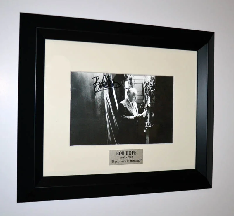 BOB HOPE — BOB HOPE Signed AUTOGRAPH Frame PHOTO, DVD, GI Joe DOLL, COA, UACC #228 GIFT SET, изображение 2