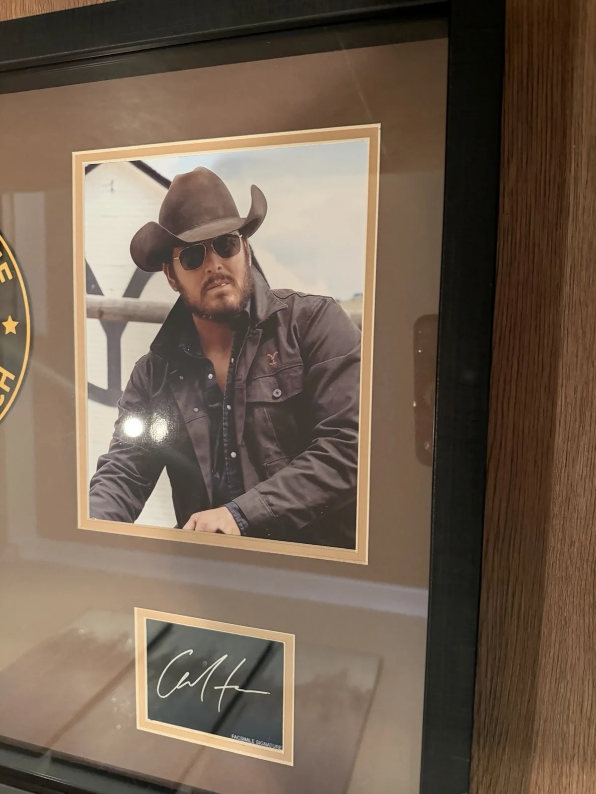 Yellowstone TV Series Facsimile Autographed Cast Photos And Ring, изображение 3