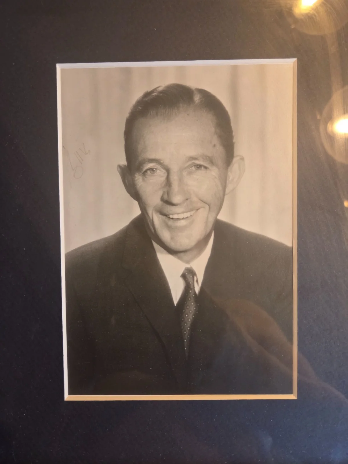 Bing Crosby — Bing Crosby Signed 5x7 Photograph Autographed "Bing" White Christmas RARE, image 2
