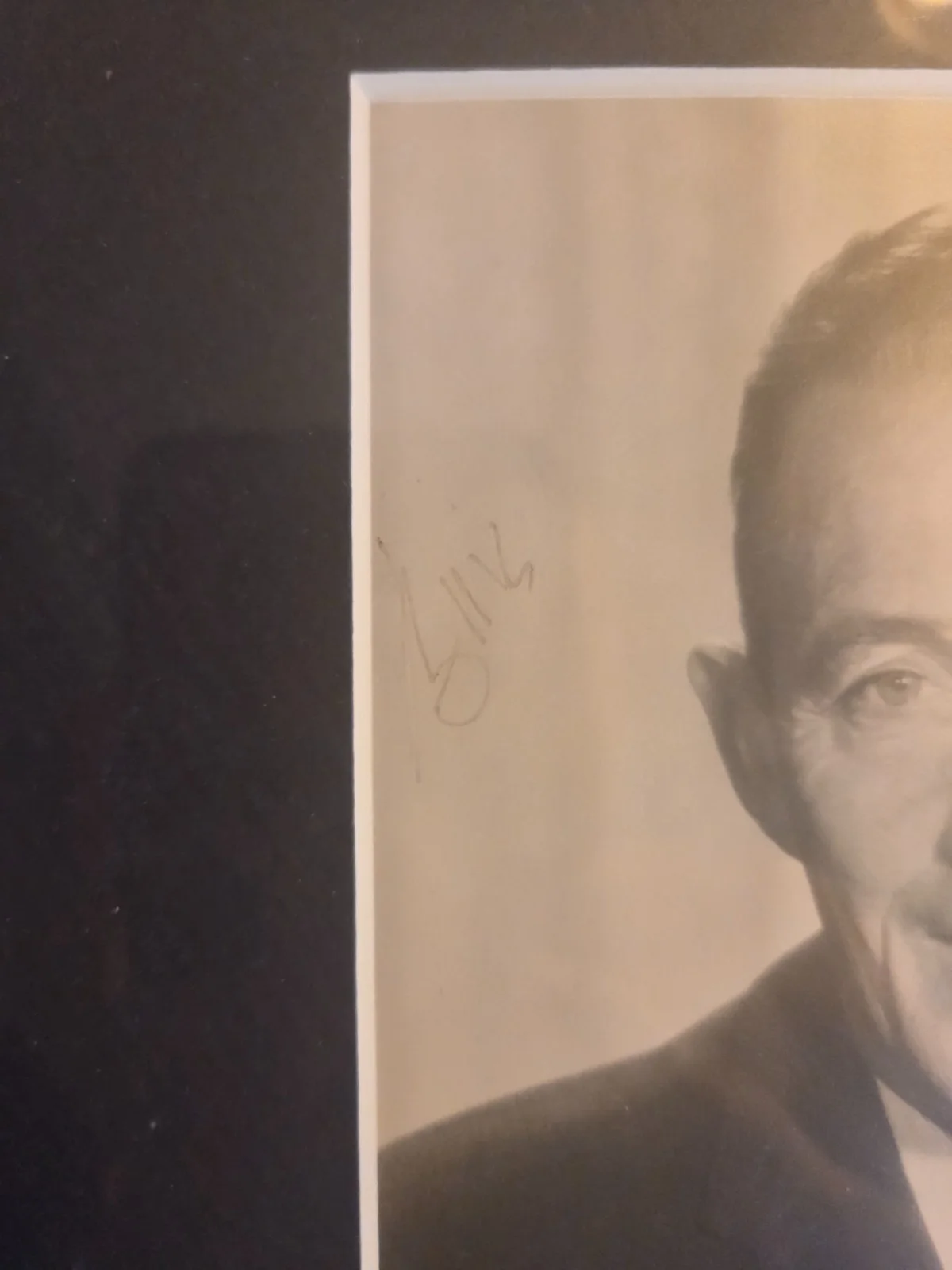 Bing Crosby — Bing Crosby Signed 5x7 Photograph Autographed "Bing" White Christmas RARE, image 3