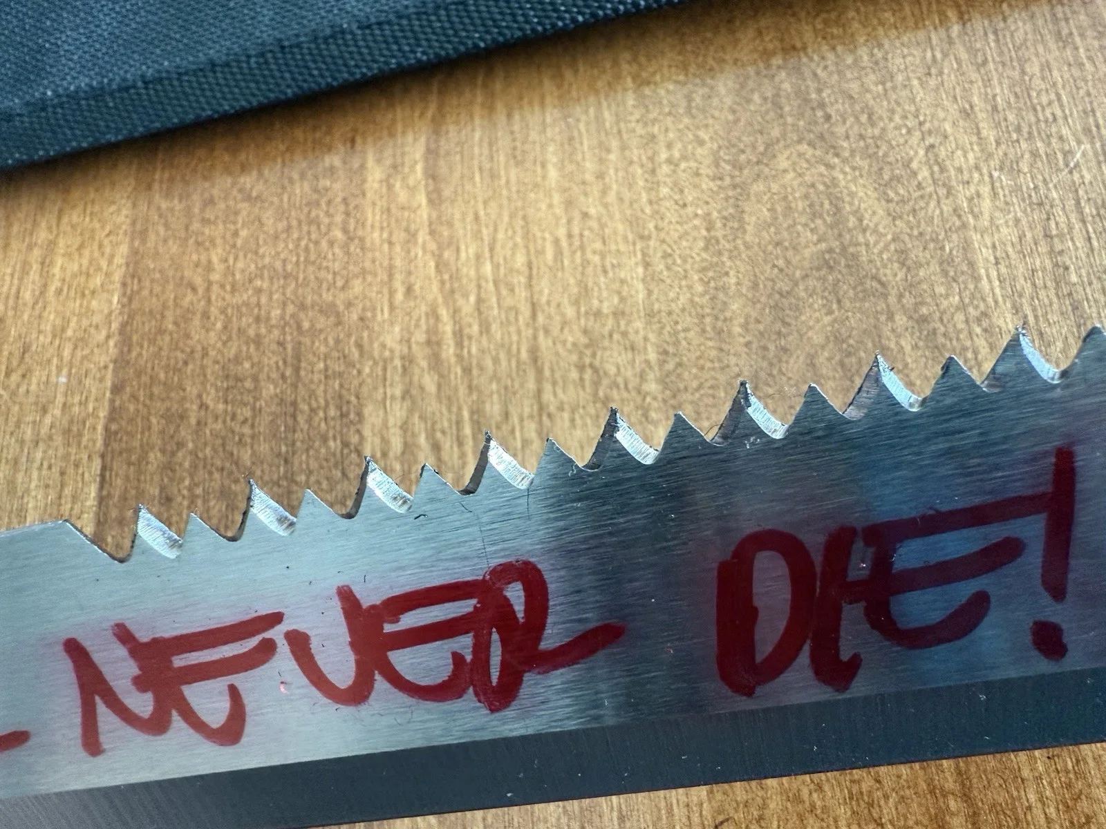 Ari Lehman — Ari Lehman Signed Inscribed (I Never Die & Jason 1) Machete Black Handle BECKETT, image 4