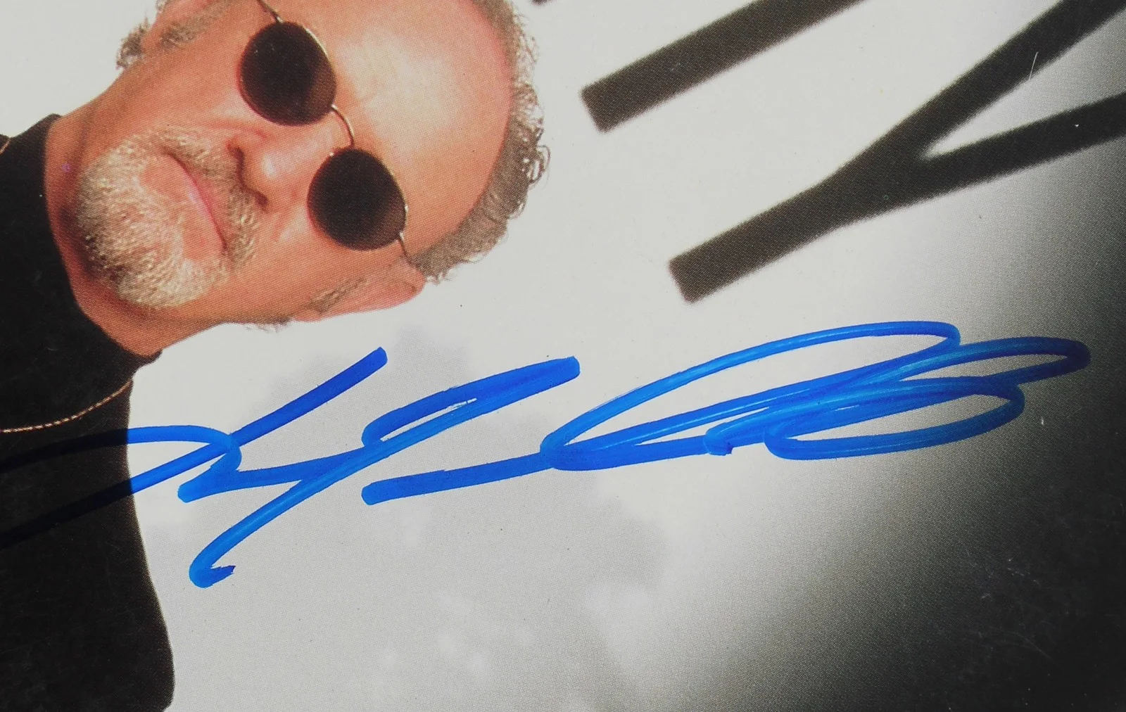 John Travolta — John Travolta Authentic Signed Get Shorty Laserdisc Without Disc BAS #BG83153, image 2
