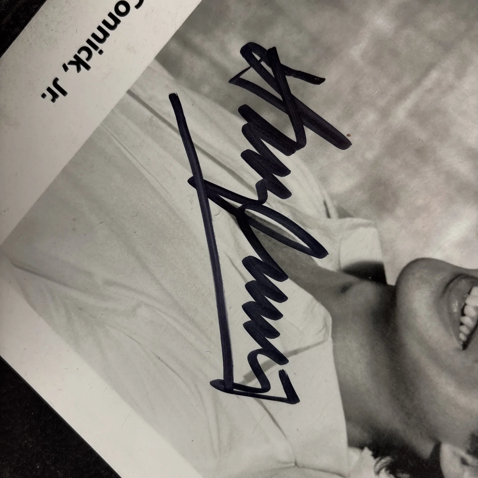 Harry Connick Jr — Harry Connick Jr. Signed Autographed 8 x 10 Photo 2003 New Orleans Native, изображение 2