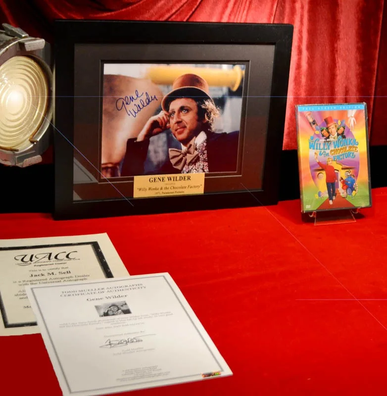 GENE WILDER — WONKA Autograph GENE WILDER Signed Original Color PHOTO FRAME, DVD, UACC RD#228, изображение 3