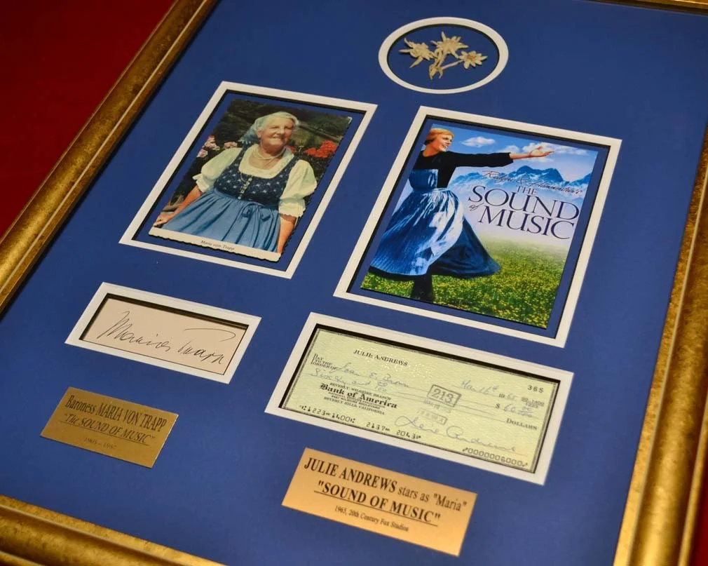 JULIE ANDREWS, MARIA VON TRAPP — SOUND OF MUSIC signed Julie Andrews + Maria Von Trapp, COA, Frame, DVD Set, MORE, изображение 3
