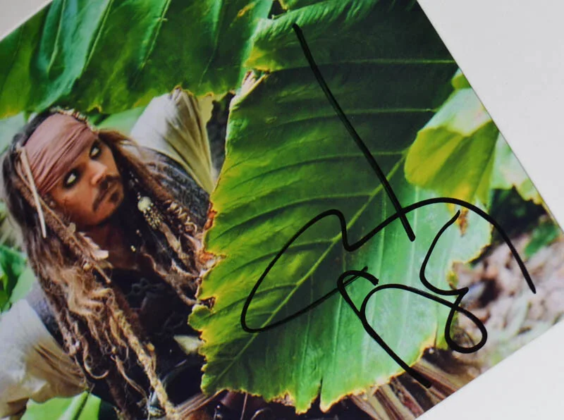 PIRATES OF THE CARIBBEAN Disney COIN Prop, DVD, JOHNNY DEPP Signed, DISNEY COA, изображение 3