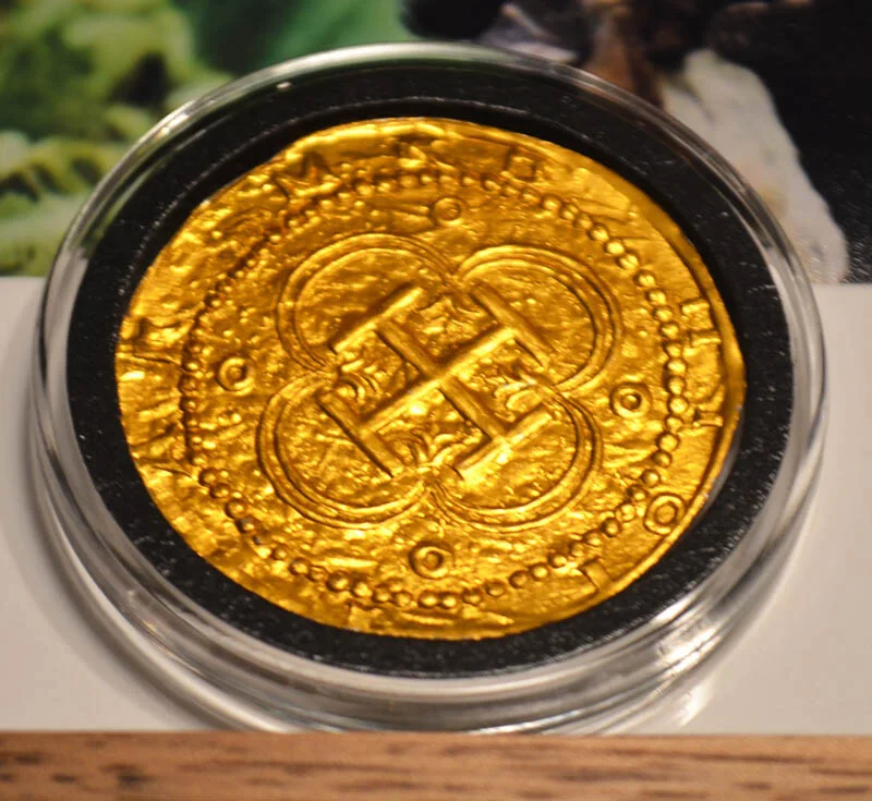 PIRATES OF THE CARIBBEAN Disney COIN Prop, DVD, JOHNNY DEPP Signed, DISNEY COA, изображение 5