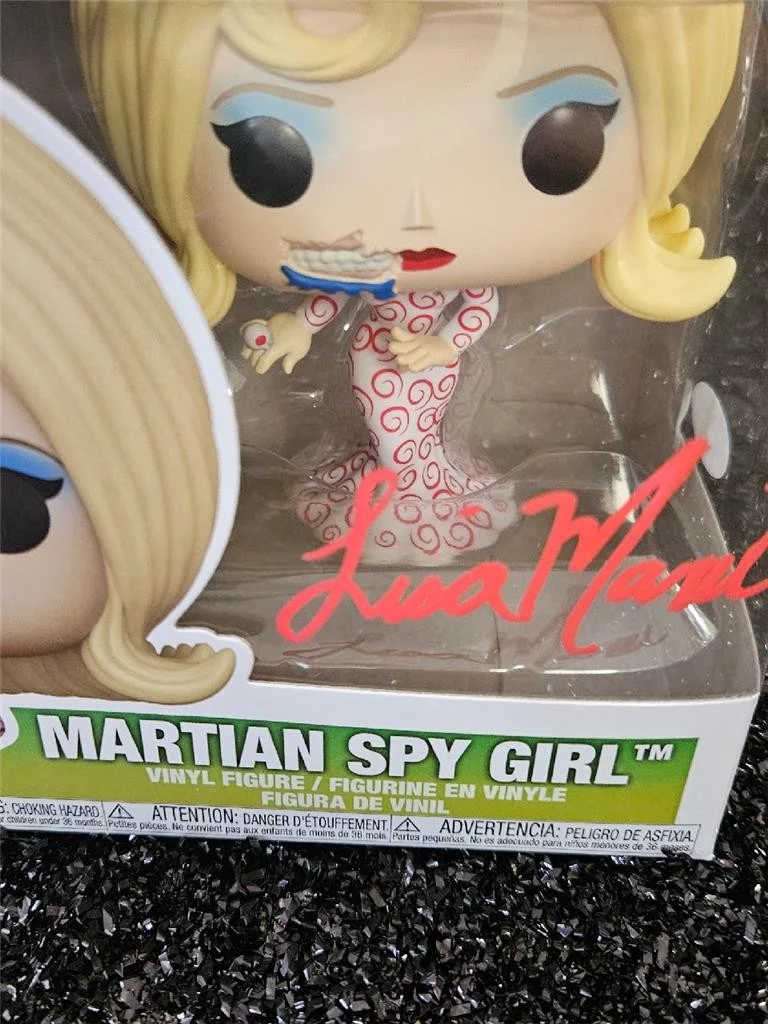 LISA MARIE SMITH MARTIAN SPY GIRL — LISA MARIE SMITH HAND SIGNED AUTOGRAPHED FUNKO POP MARS ATTACK SPY GIRL W/ COA 2, изображение 2