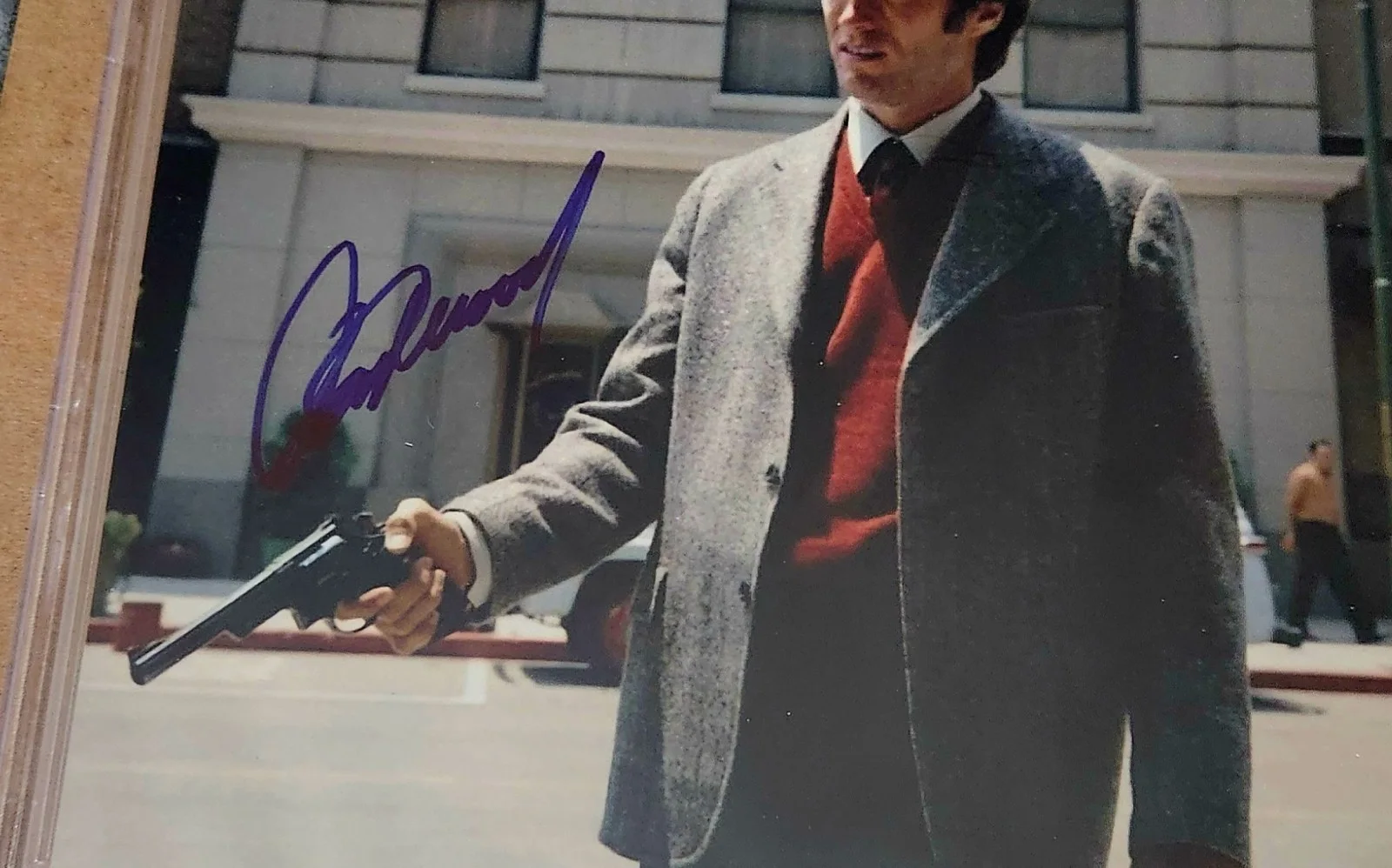 Clint Eastwood — CLINT EASTWOOD AUTOGRAPHED SIGNED DIRTY HARRY PHOTO LOA BECKETT AUTHENTIC SEALED, изображение 3