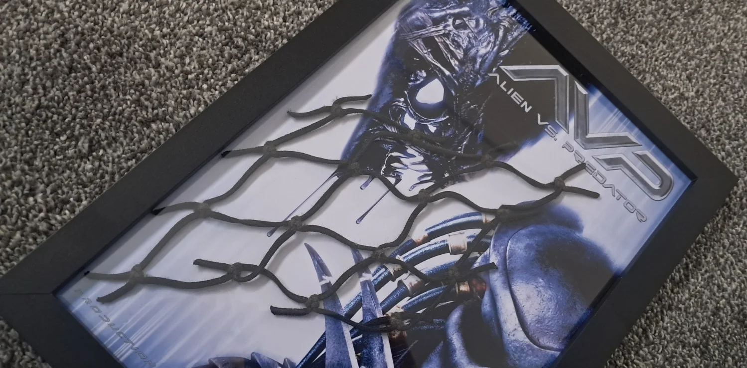 AVP: Alien vs Predator (2004) -Production Used Predator Costume Piece-A4 Display, image 3