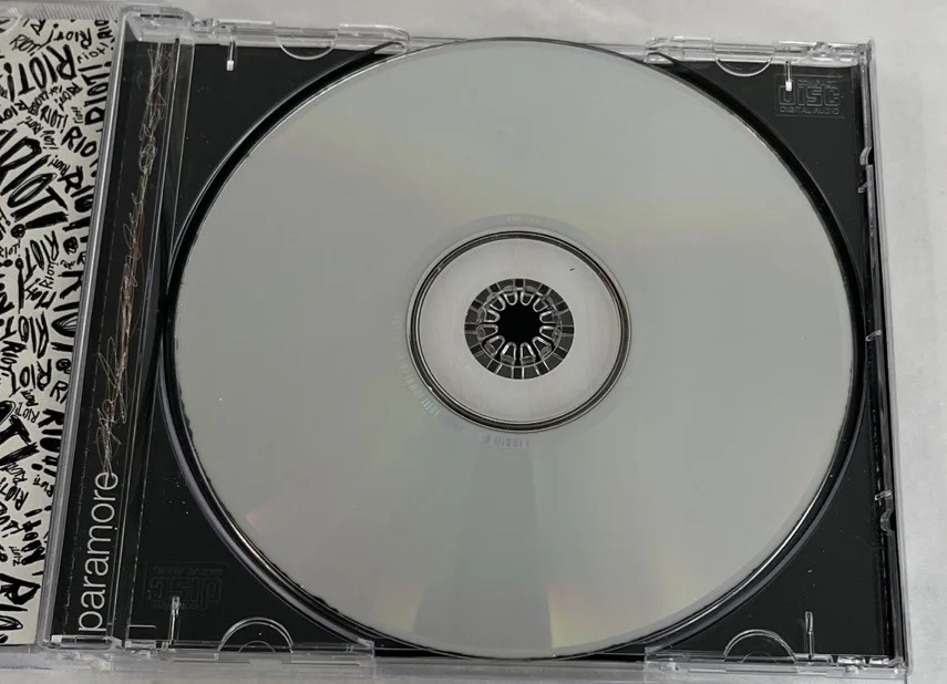 Jeremy Davis, Josh Farro, Zac Farro, Hayley Williams — Riot Paramore Full Band Signed Autograph CD - Hayley Williams & Band Members, image 5
