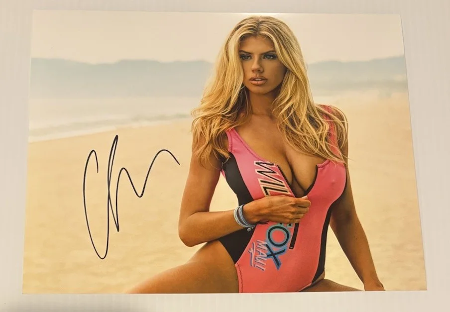 Charlotte Mckinney Beautiful Bay Watch Signed Autographed 8x10 Photo, изображение 2