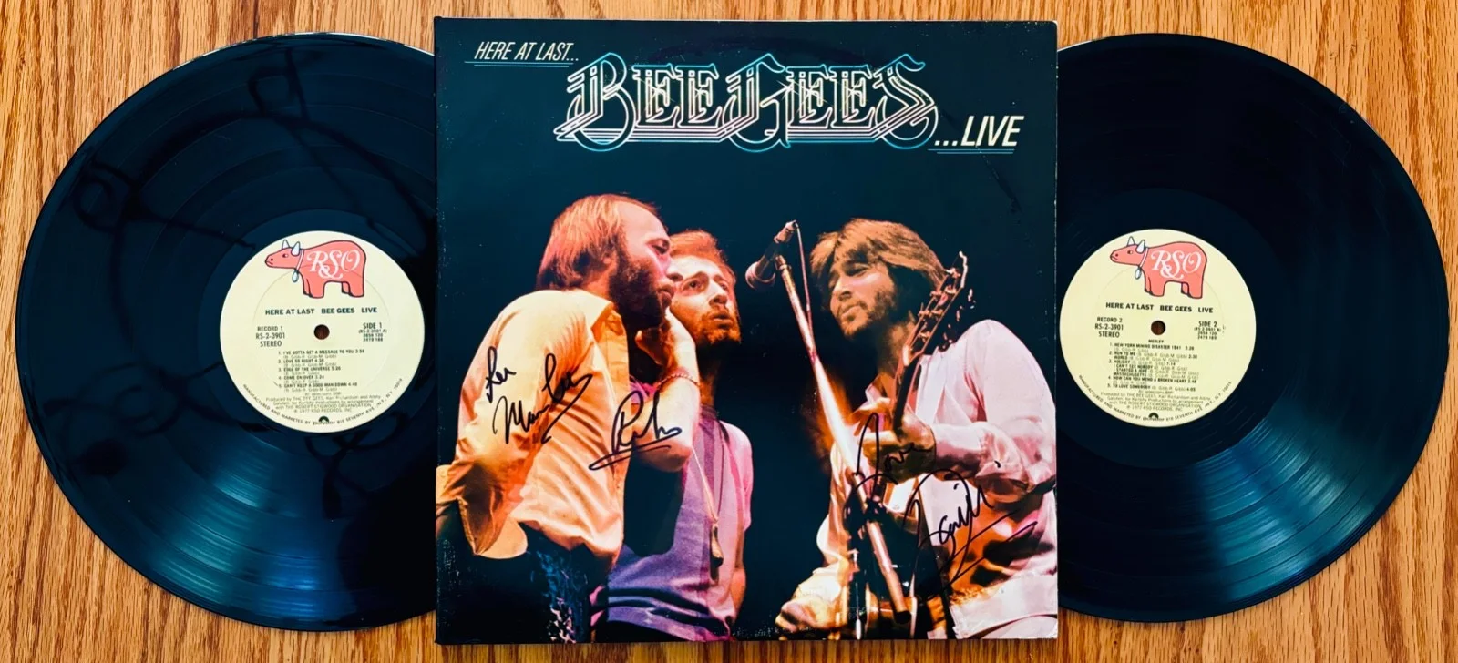 THE BEE GEES Signed HERE AT LAST - LIVE Album By Robin, Maurice & Barry Gibb, изображение 2