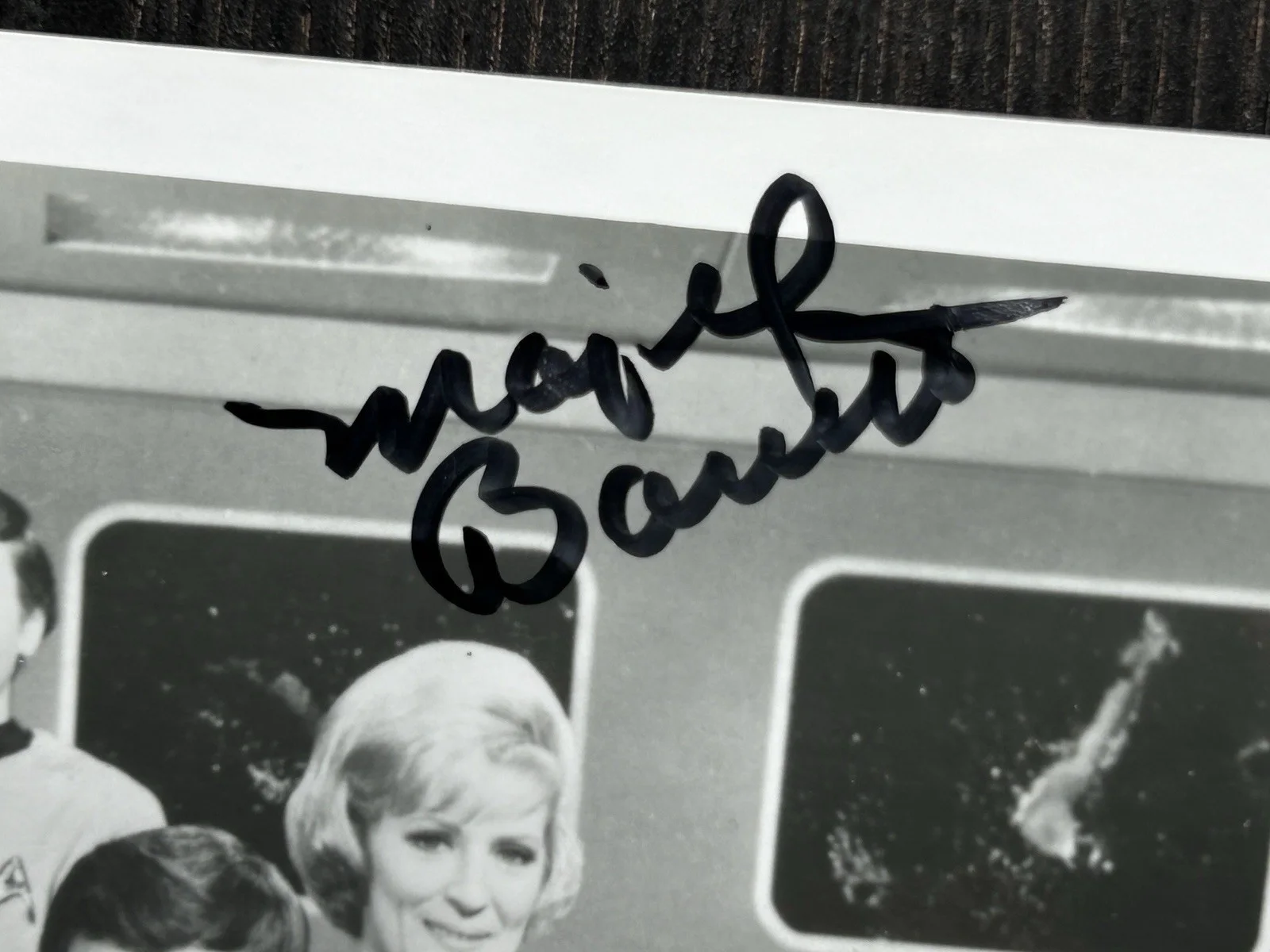 Majel Barrett — MAJEL BARRETT HAND SIGNED ORIGINAL STAR TREK CREW PHOTO Autograph Auth JSA COA, изображение 3