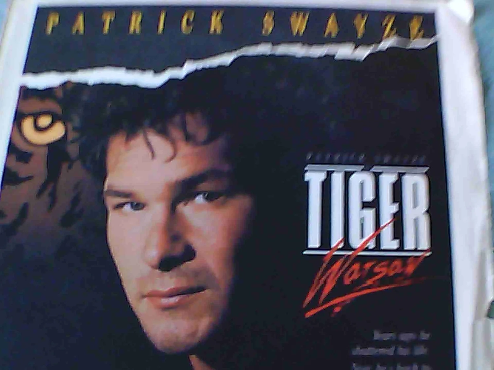 PATRICK SWAYZE in 'Tiger Warsaw' - 1988 - Original Vintage Film Magazine Poster, изображение 2