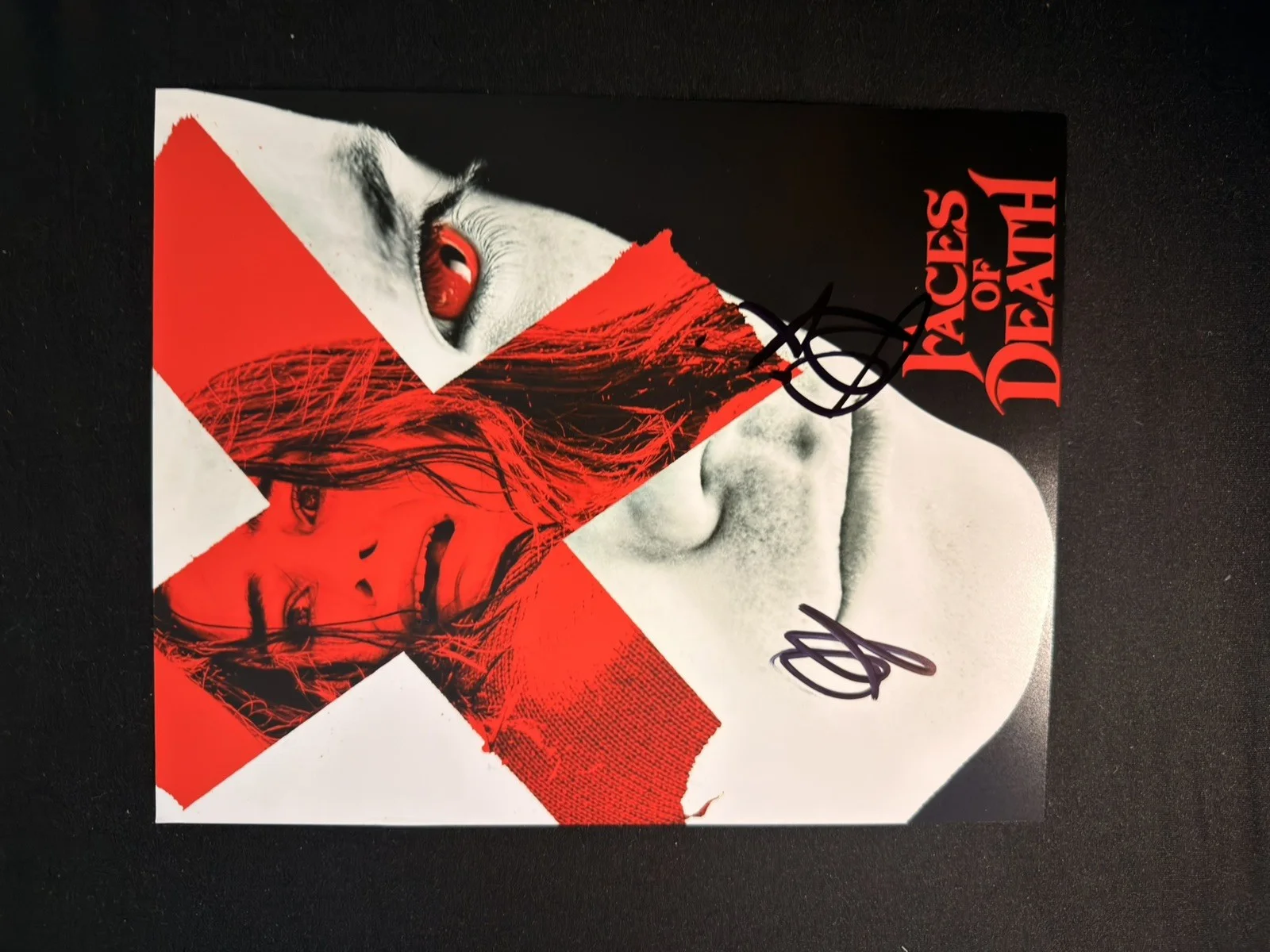 Faces of Death Dacre Montgomery and Barbie signed 8x10 Photo autographed, изображение 4
