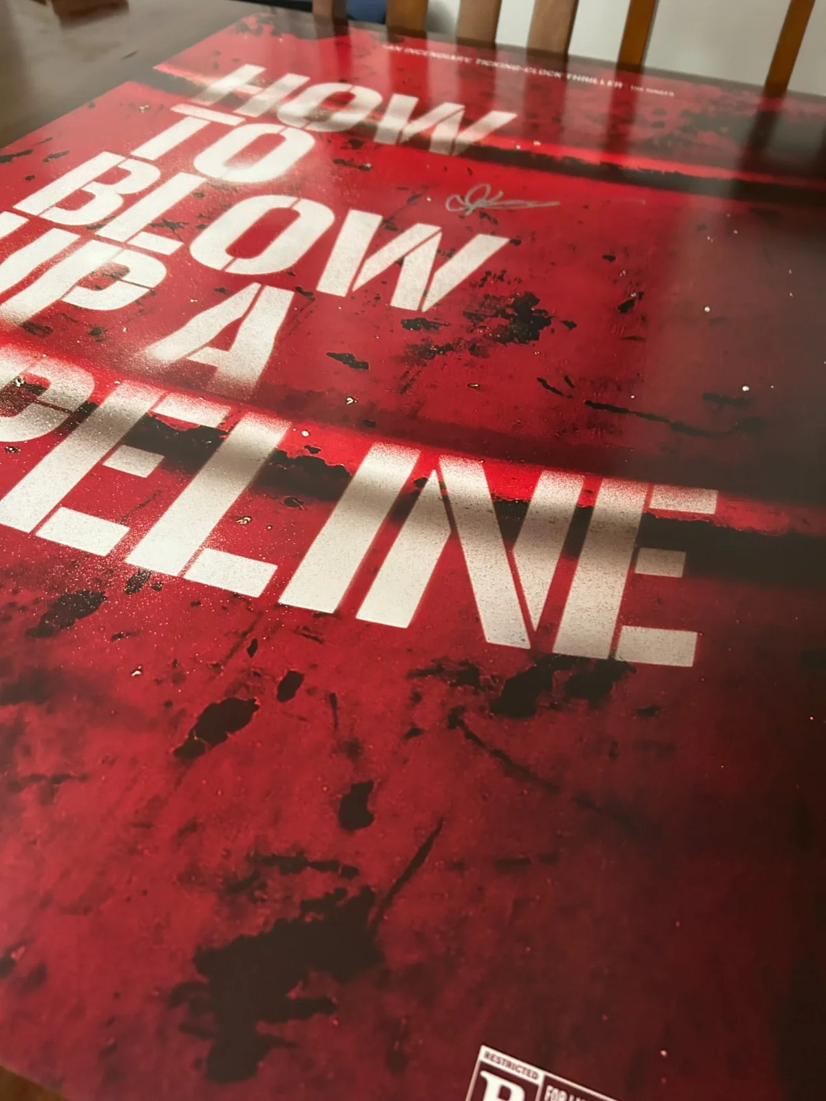 Daniel Goldhaber — HOW TO BLOW UP A PIPELINE Poster SIGNED by DANIEL GOLDHABER, 27x40 Original 1SH, изображение 3
