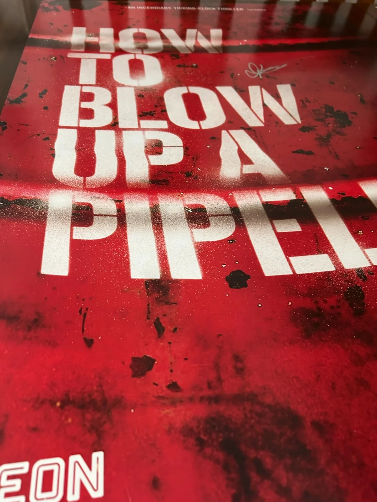 Daniel Goldhaber — HOW TO BLOW UP A PIPELINE Poster SIGNED by DANIEL GOLDHABER, 27x40 Original 1SH, изображение 4