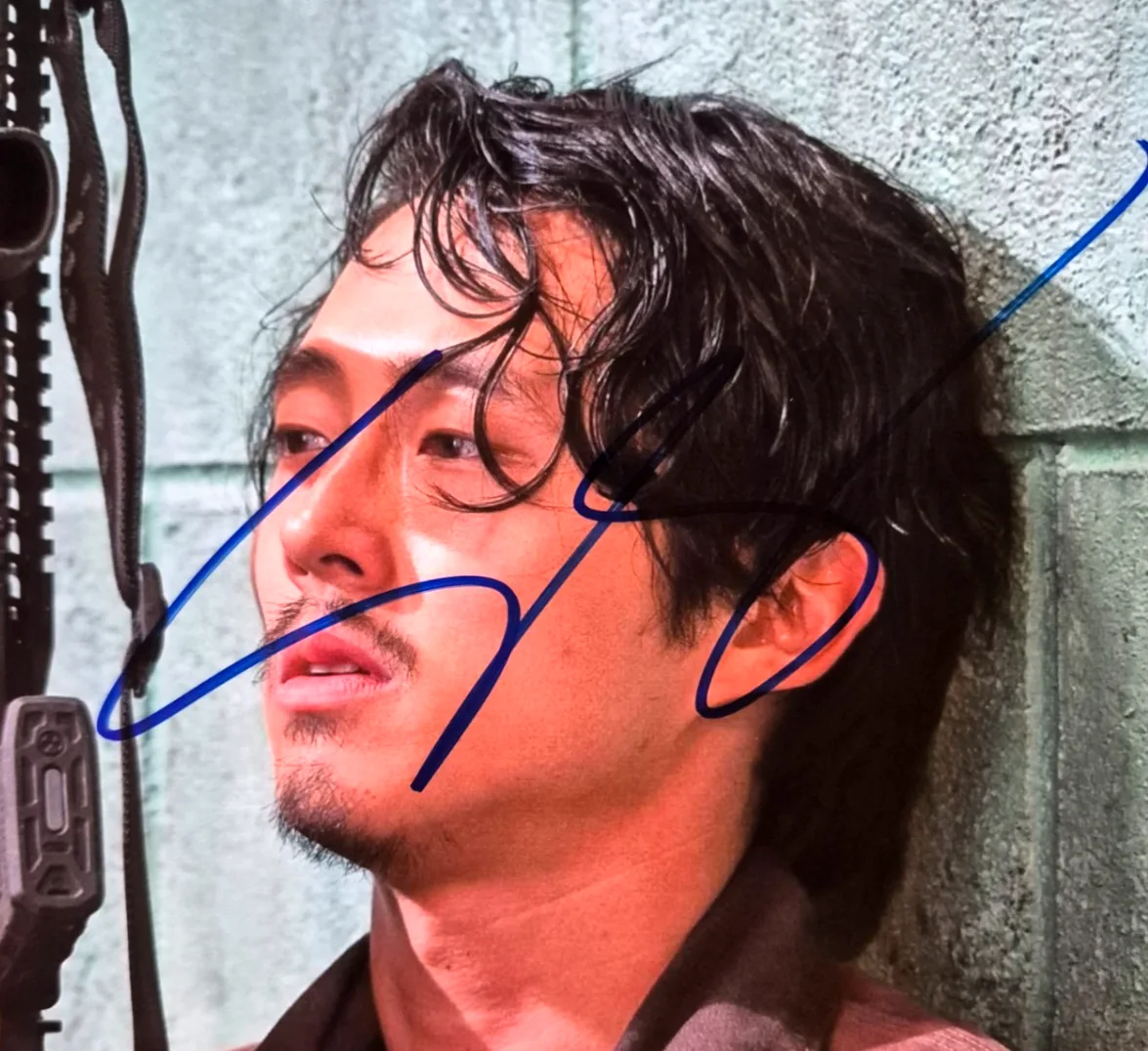 Steve Yeun — STEVE YEUN SIGNED AUTOGRAPHED 8X10 PHOTO WALKING DEAD GLENN RHEE RARE BAS COA, изображение 2