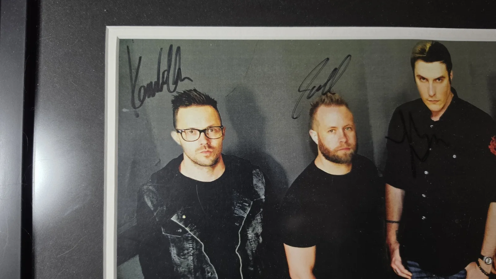 BREAKING BENJAMIN Band SIGNED / Autographed Photo - Pro Framed - 16X21, изображение 5