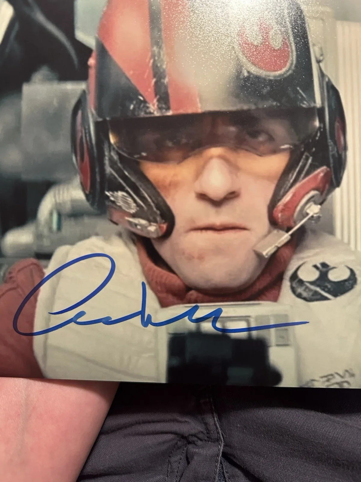 Oscar Isaac Star wars Resistence Pilot Poe Dameron Autographed 8x10 Photo W/ COA, изображение 2