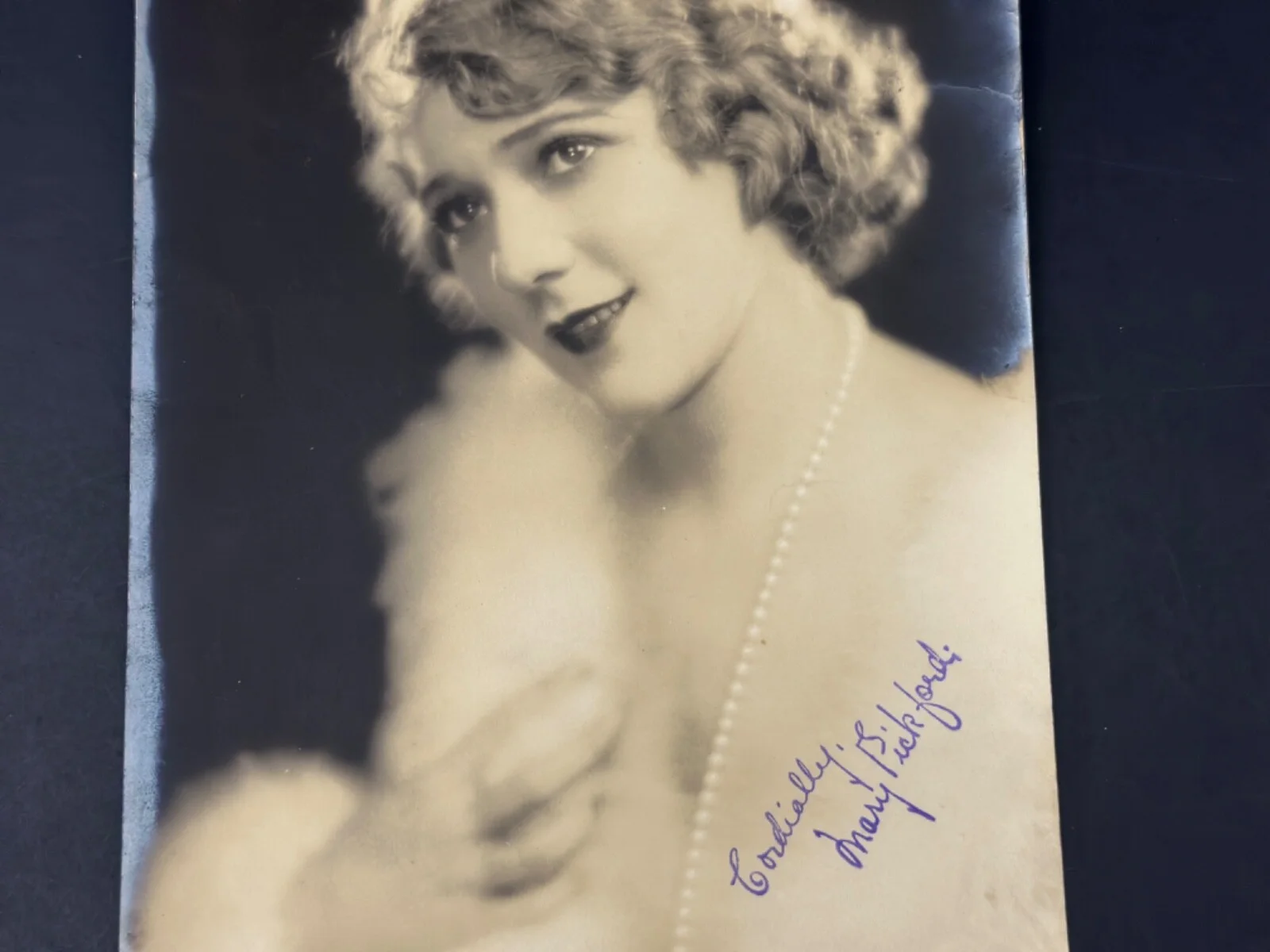 Mary Pickford Silent Film Star, Rare Hand Autographed Black and White Photo, изображение 3