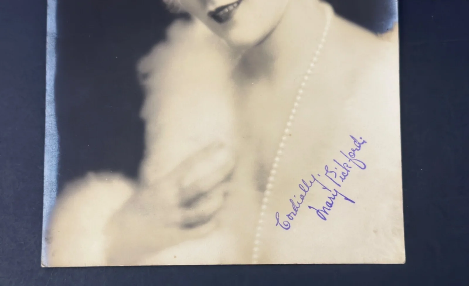 Mary Pickford Silent Film Star, Rare Hand Autographed Black and White Photo, изображение 4