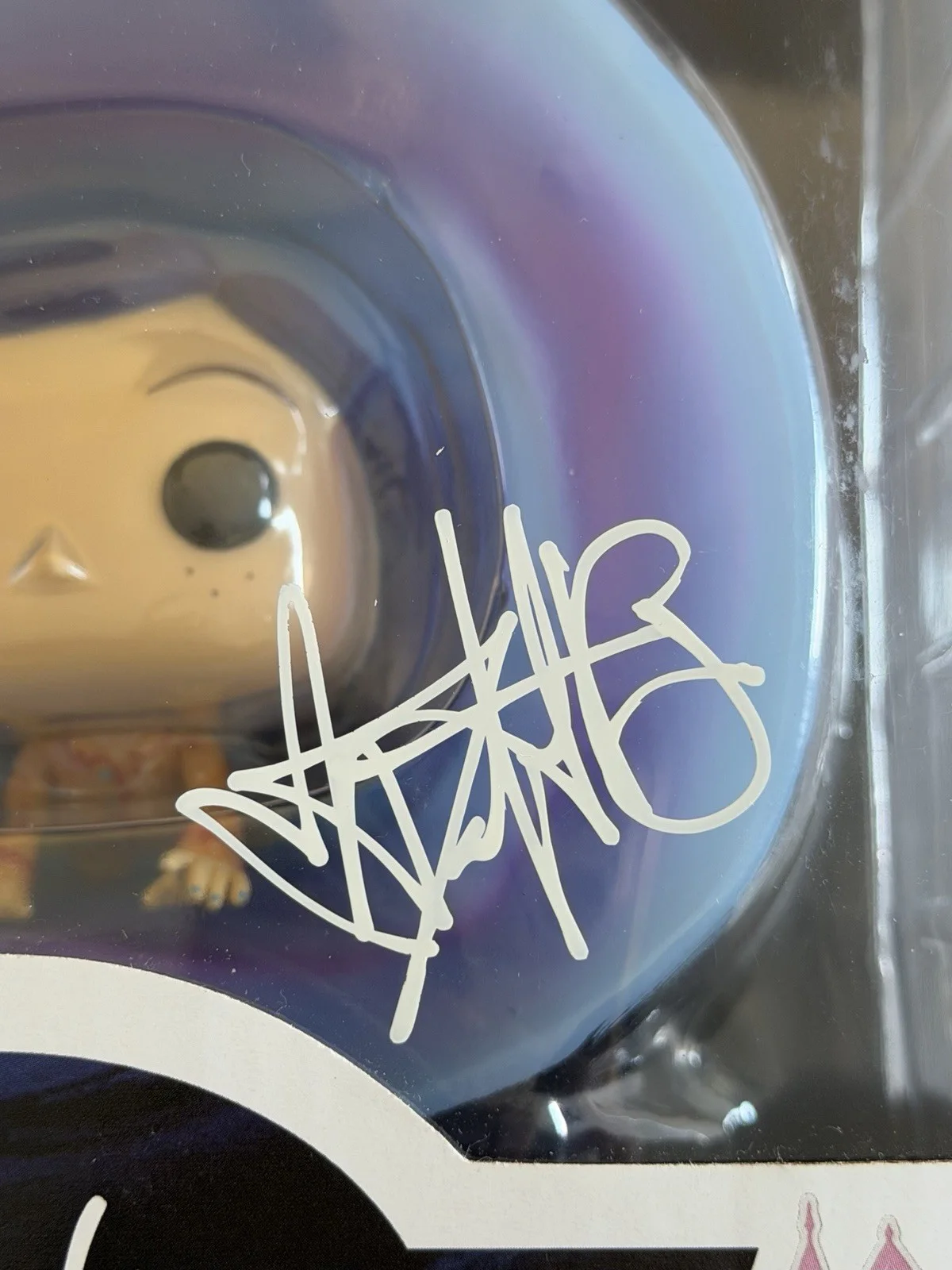 Dakota Fanning — DAKOTA FANNING SIGNED FUNKO POP 1643 CORALINE IN TUNNEL AUTOGRAPH PSA-C, изображение 2