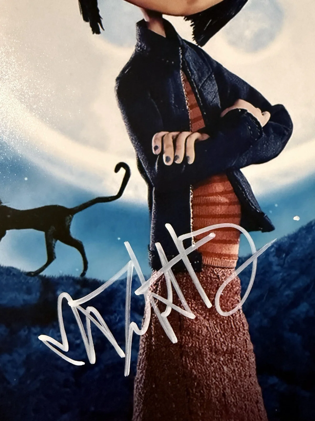 Dakota Fanning — DAKOTA FANNING “CORALINE’ SIGNED AUTOGRAPH 8x10 PHOTO BECKETT BT97943, изображение 2