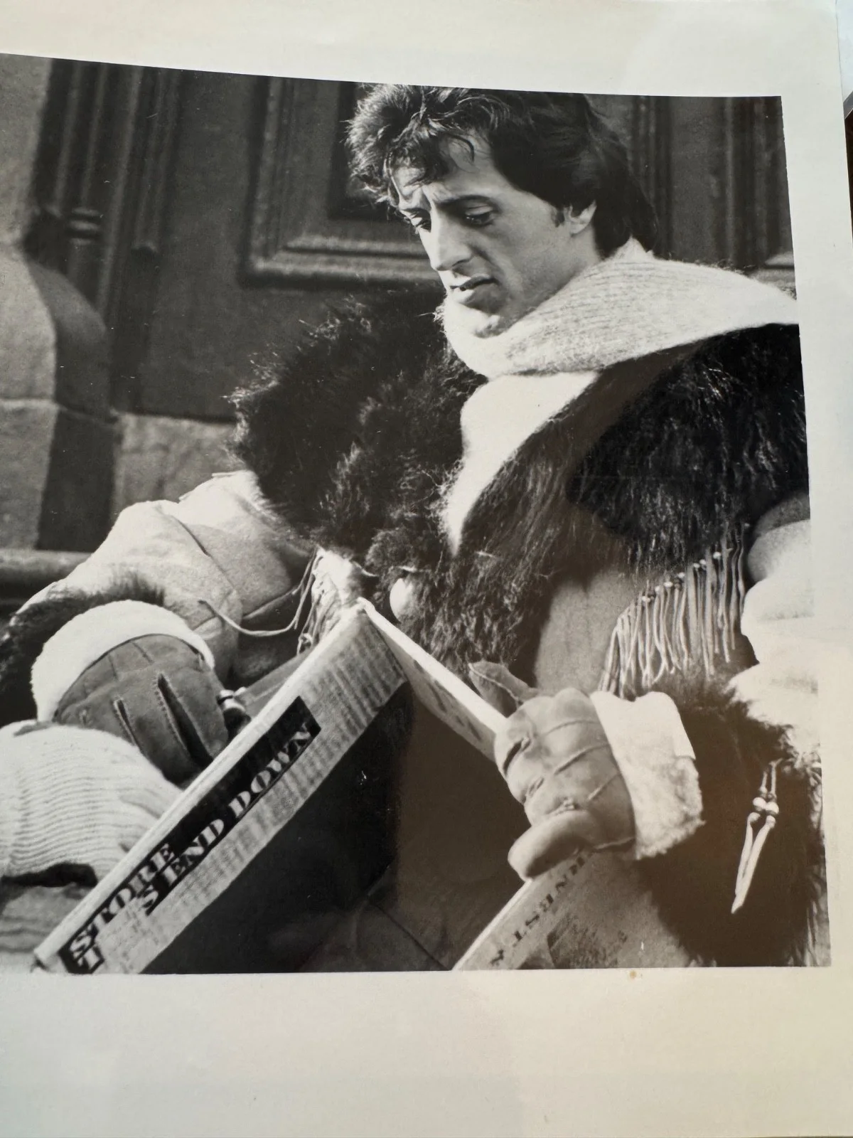 VTG SYLVESTER STALLONE & KENT JOHNSON BTS CANDID 10X8 PHOTO - ROCKY V? ESTATE, изображение 2
