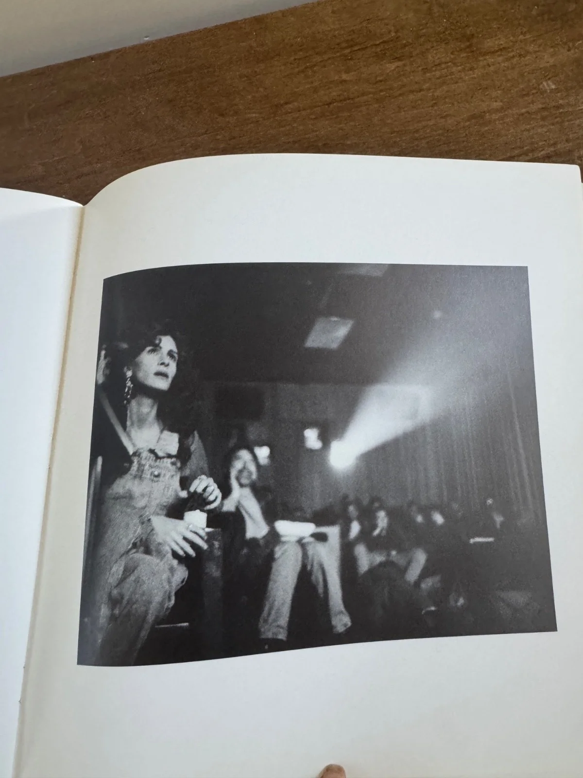 JULIA ROBERTS SIGNED DYING YOUNG MOVIE ARCHIVE BOOK KENT JOHNSON / MICHAEL TIGHE, image 3