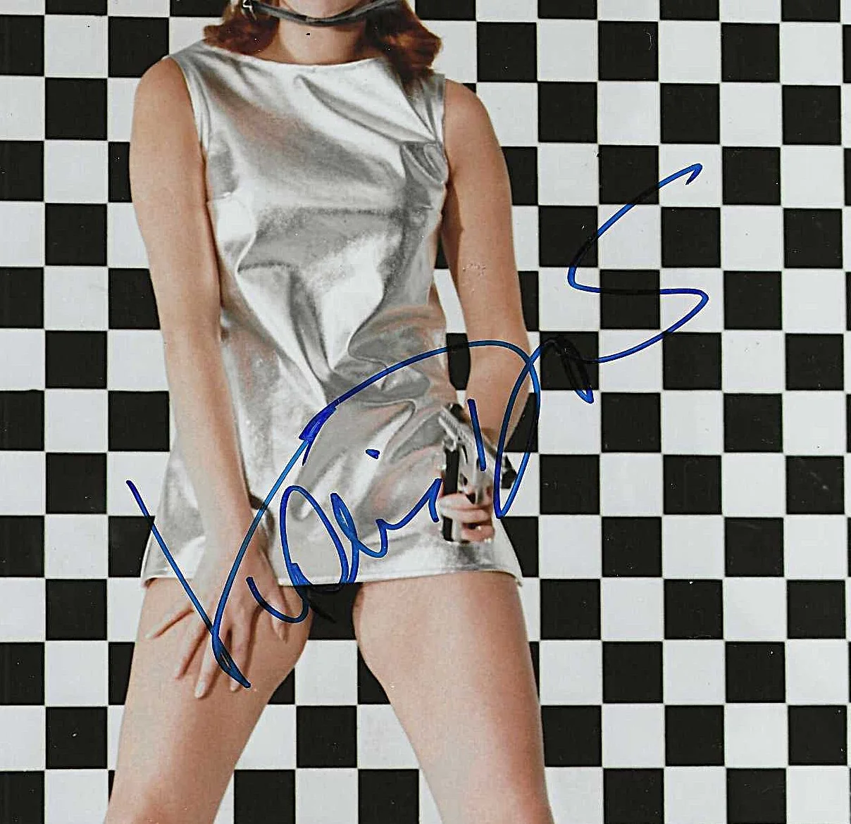 KARIN DOR — KARIN DOR 1967 BOND FILM "YOU ONLY LIVE TWICE" HAND SIGNED PHOTO COA-BBC, изображение 2