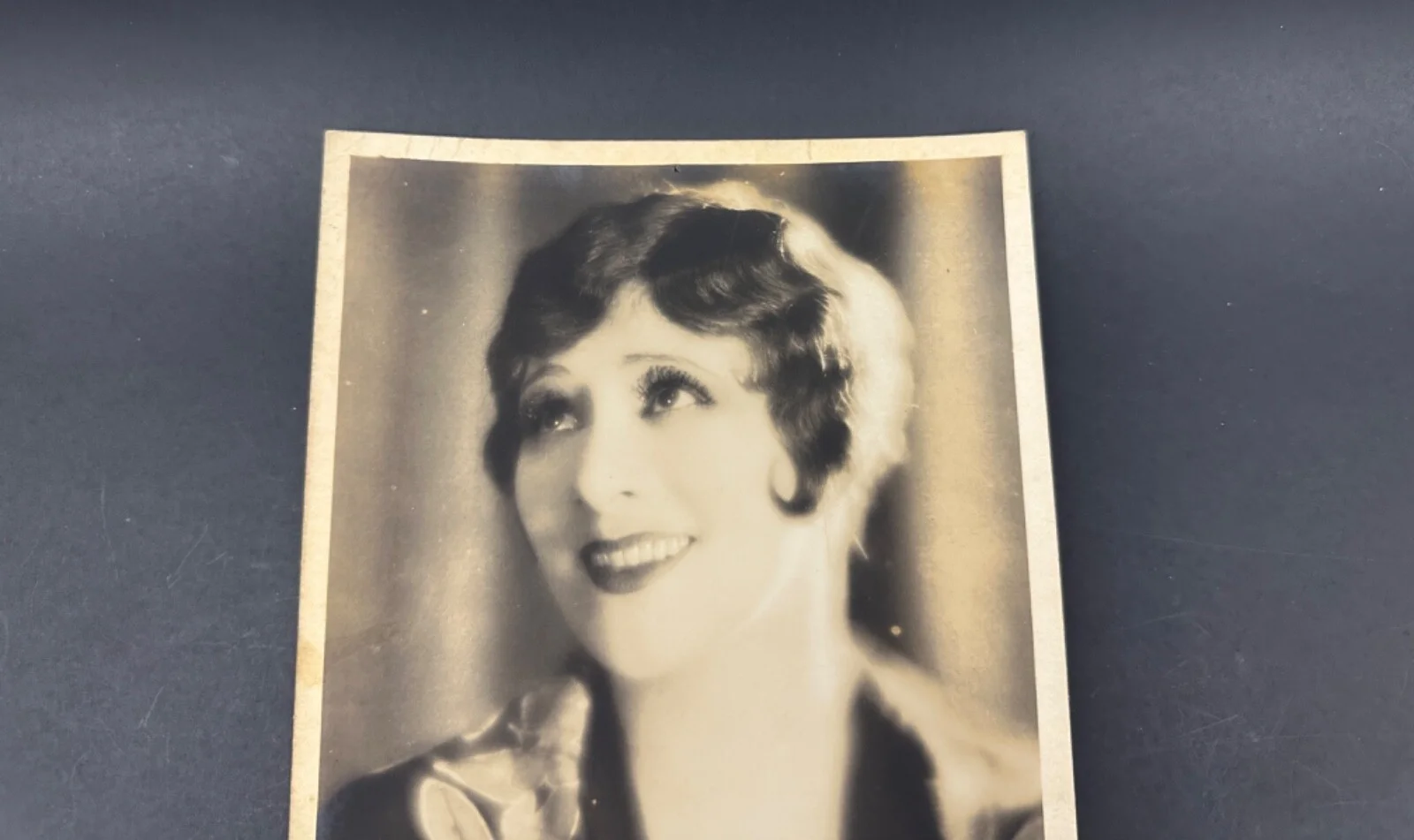 Historic Silent Film Star, Irene Rich, Hand Autographed Black & White Photo, изображение 3