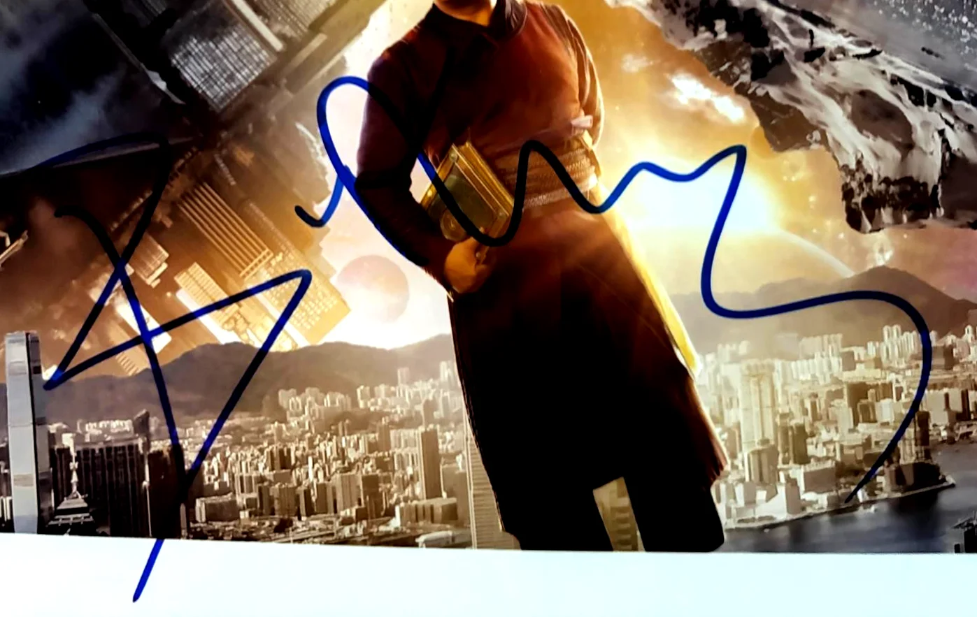Benedict Wong — BENEDICT WONG SIGNED AUTOGRAPHED 8X10 PHOTO 15 STOREYS HIGH DR. STRANGE PSA COA, изображение 2