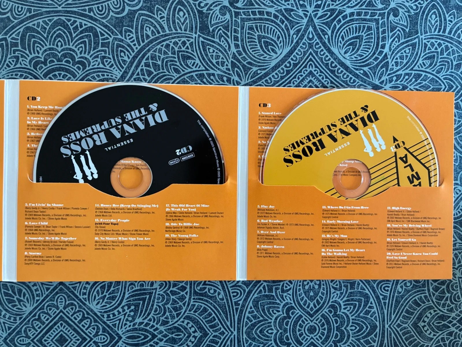 DIANA ROSS & THE SUPREMES Signed CD Box Set - 'Essential' 3-CD - Bold Signature, image 5