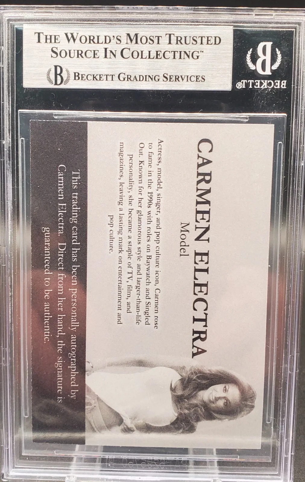 💥Carmen Electra Autographed Trading Card Beckett Authenticated, image 2