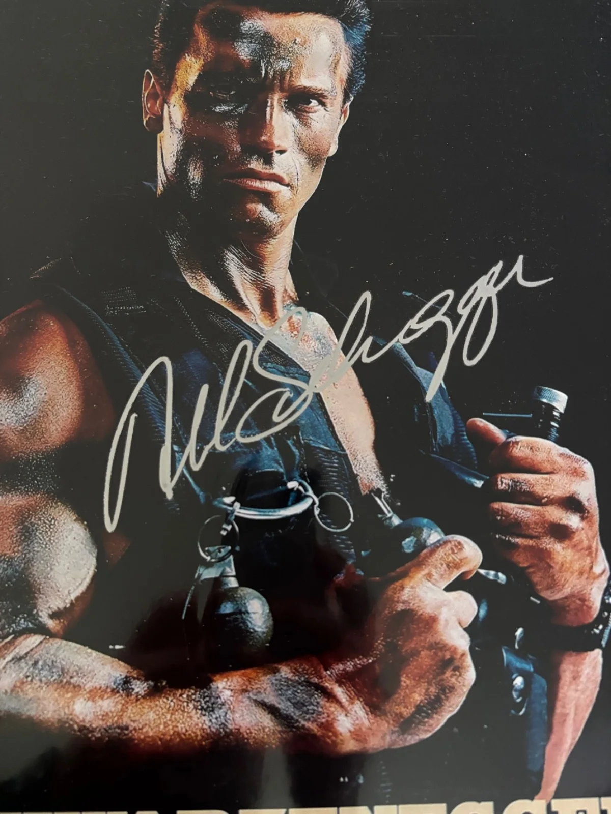 Arnold Schwarzenegger — Commando - Arnold Schwarzenegger - Signed 11" x 17" Photo w/ COA, image 2