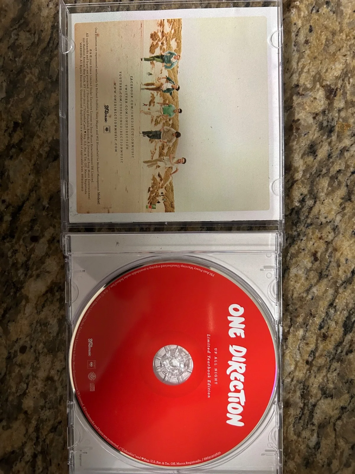 AUTHENTIC One Direction “Up All Night” CD SIGNED by All 5 Members Harry Styles,, изображение 4