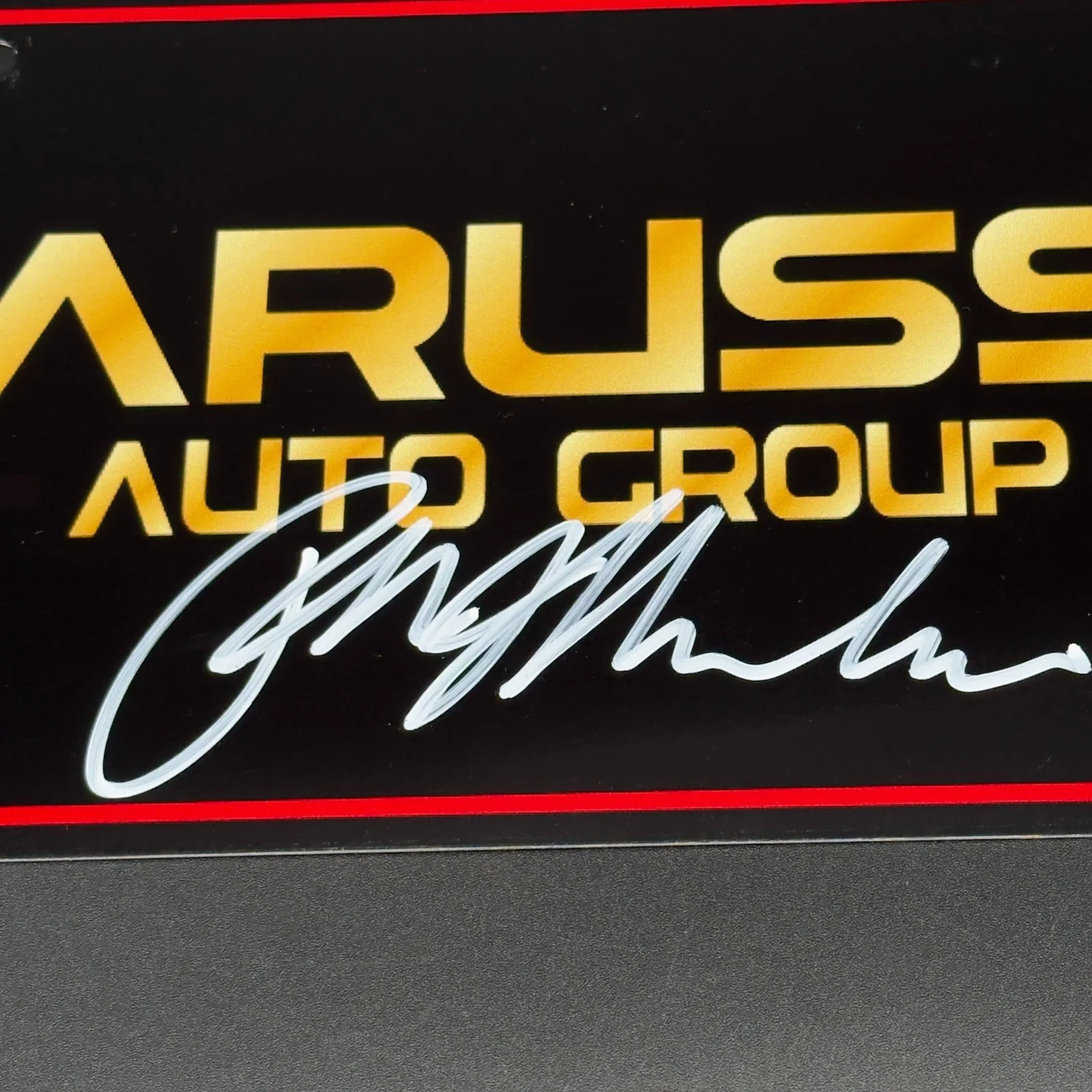 Ralph Macchio — Ralph Macchio Signed Karate Kid Cobra Kai License Plate Beckett Witnessed!, изображение 2