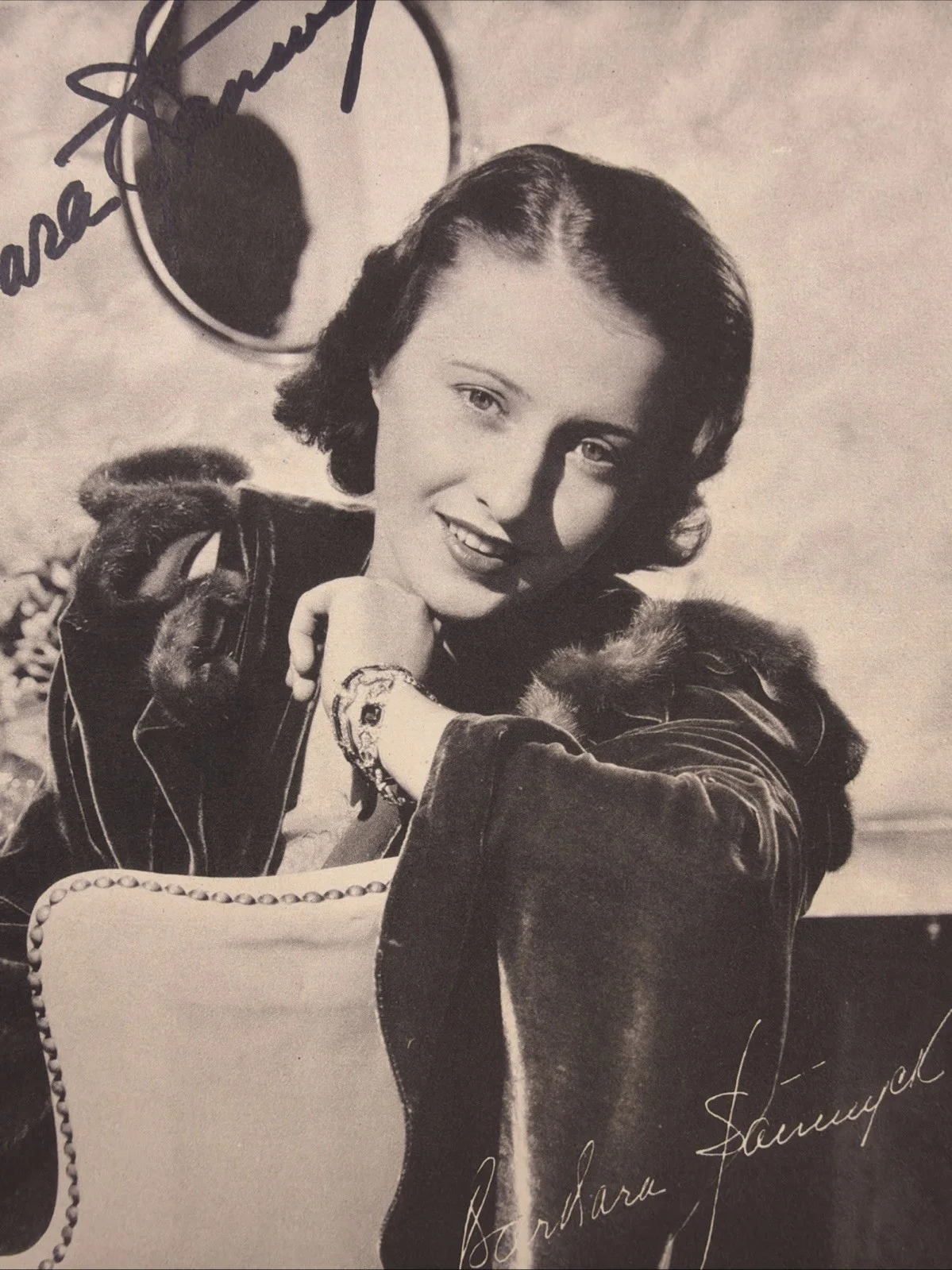Barbara Stanwyck — Barbara Stanwyck Autographed Vintage 8x10 Studio Photo Matted, изображение 2