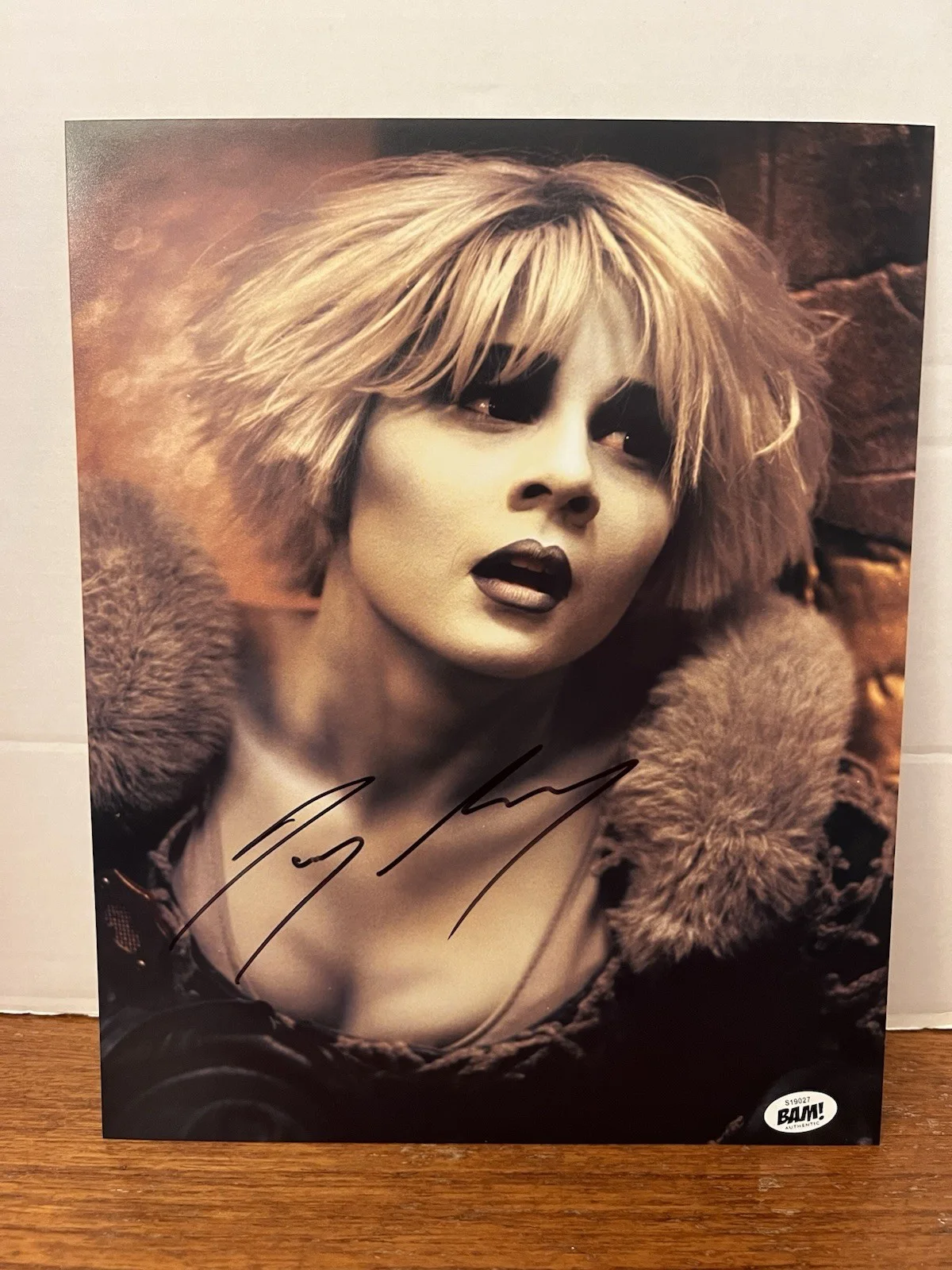 Gigi Edgley — GIGI EDGLEY Signed FARSCAPE 8x10 Photo CHIANA Authentic Autograph BAM COA Cert